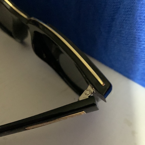 Beautiful brand new black sunglasses gold trim on top - Picture 6 of 6